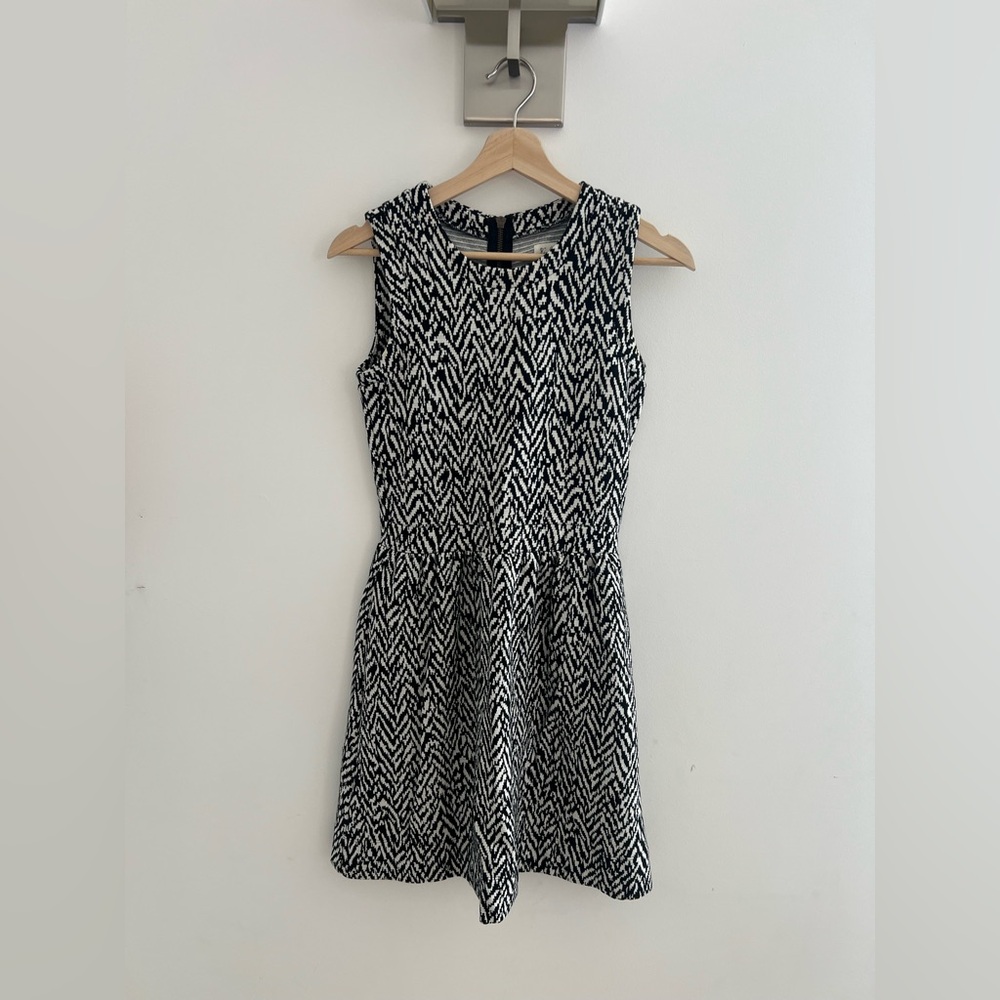 Black and White Sleeveless Dress